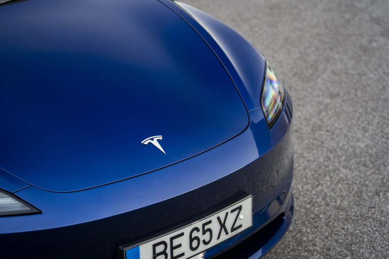 Падение продаж электрокаров и сокращение поставок заставляет компанию Tesla искать другие источники дохода