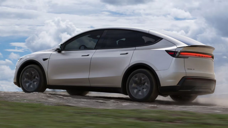 Tesla Model Y L 2026 представлена официально в 6-местной версии