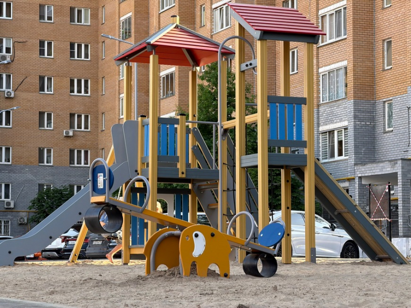 В Авиастроительном районе Казани готов первый благоустроенный двор 2026 года