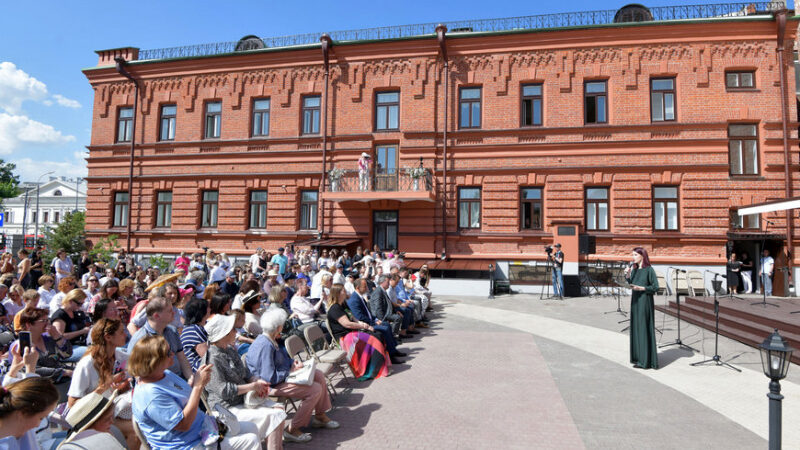 В летнем дворике детской музыкальной школы № 1 пройдет концерт «Музыка бесценна»