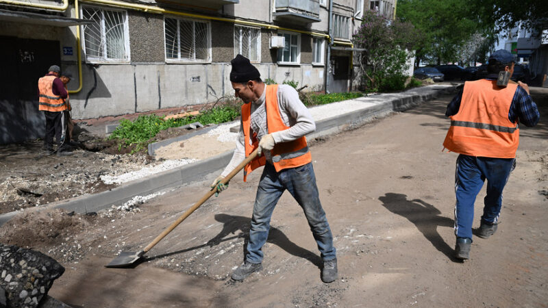 Дорожные работы в рамках программы «Наш двор» выполнены на 56%
