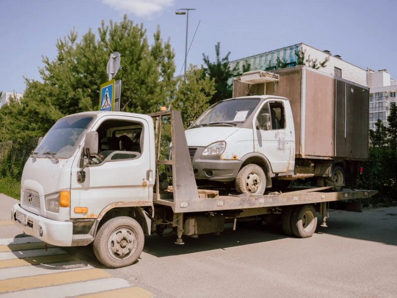 С улиц Казани эвакуируют 30 брошенных автомобилей
