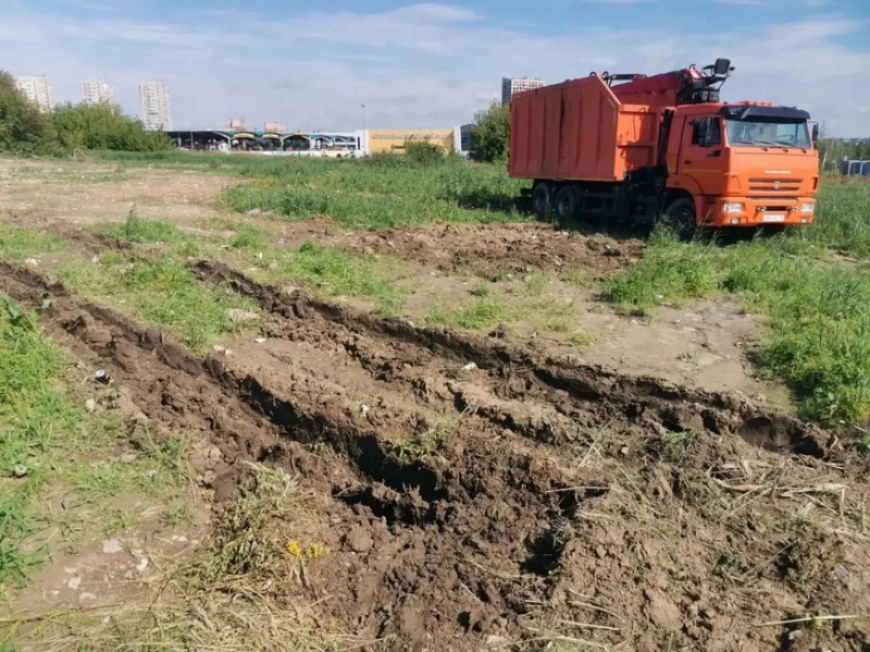С территории у Агропромышленного парка вывезли около 80 кубометров строительного мусора С территории у Агропромышленного парка вывезли около 80 кубометров строительного мусора