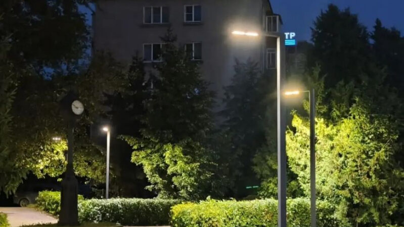 В сквере на улице Спортивной восстановили освещение