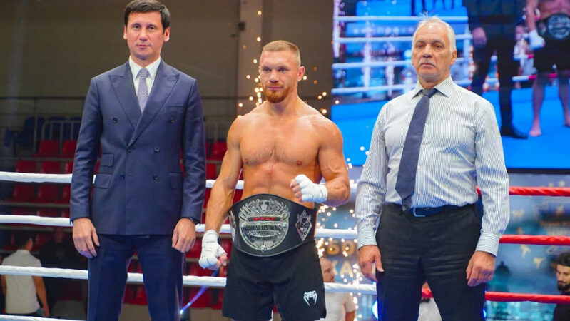Казанец Илья Соколов завоевал пояс чемпиона БРИКС по кикбоксингу Казанец Илья Соколов завоевал пояс чемпиона БРИКС по кикбоксингу