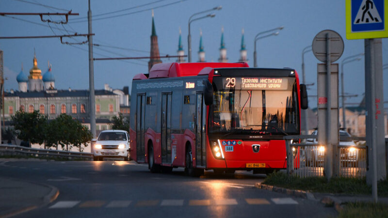 В День города и республики в Казани продлят работу общественного транспорта до 23:30 В День города и республики в Казани продлят работу общественного транспорта до 23:30